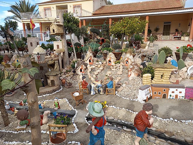 La Hoya cuenta con un Belén artesanal construido, al aire libre, entre plantaciones de lechugas y brócoli - 5, Foto 5