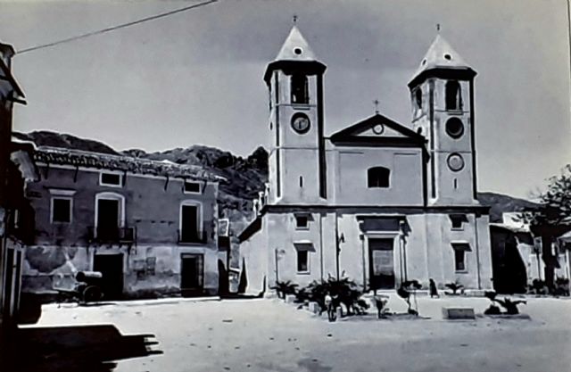 Los Adagios de la última noche del año en Villanueva del Río Segura. El ritual de echar los años - 1, Foto 1