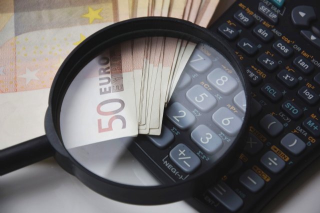 El impuestazo al seguro complica la cuesta de enero de las familias españolas - 1, Foto 1