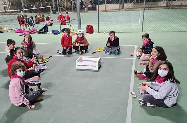 Fiesta de tenis navideña en club de tenis Totana, Foto 8