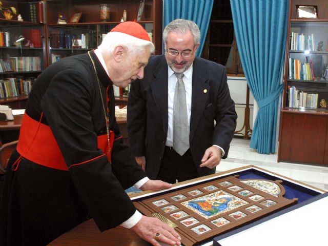 Benedicto XVI ha pasado al Padre; en la UCAM contamos con un intercesor en el Cielo - 3, Foto 3