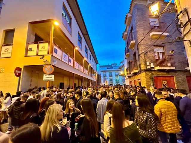 Lorca se convierte en lugar de referencia en la comarca para disfrutar del ambiente y el ‘tardeo’ de Nochevieja - 2, Foto 2