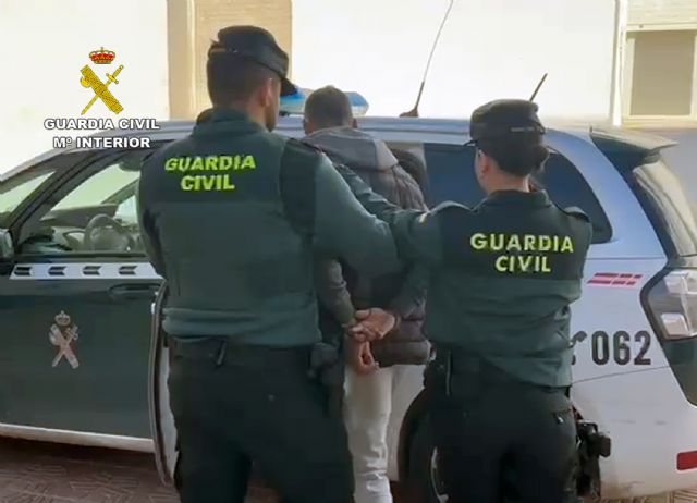 La Guardia Civil detiene a tres experimentados delincuentes por media docena de robos en Totana, Foto 3