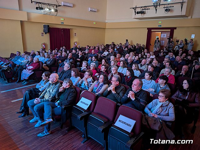 La pianista totanera María Ángeles Ayala presenta su primer disco en solitario “Miroirs de lêtre” en Totana, Foto 6