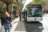 Los autobuses urbanos se adaptan al nuevo horario de cierre del comercio por las restricciones de Covid y reducirán frecuencias