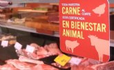 Un conocido supermercado  certifica el bienestar animal de toda su carne fresca