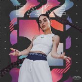 JULIA CRY estrena 'Fake', el single de su nueva era musical