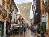 Lorca vuelve a instalar, por tercer año consecutivo, toldos en las calles Corredera y adyacentes para reducir las altas temperaturas durante los meses de verano