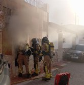 Servicios de emergencias han atendido el incendio de una vivienda en el Barrio de San Diego