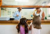 Un millar de niños disfrutan desde hoy de las Escuelas de Verano y los comedores gratuitos en once centros educativos