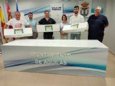 Ecovidrio y el Ayuntamiento de guilas ponen en marcha la campaña 'Carnaval ms verde que nunca' para incentivar el reciclaje de vidrio
