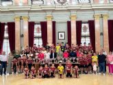 El alcalde recibe a los jugadores del CD Murcia FS tras conseguir 11 ttulos esta temporada