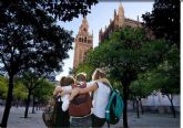 La Catedral de Sevilla siembra conocimiento entre miles de j�venes