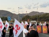 El STR se manifiesta en Repsol Cartagena para exigir una soluci�n al aumento de jornadas de 12 horas