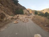 El Ayuntamiento de Lorca inicia de inmediato las labores de limpieza de la carretera de acceso a la ermita del Padrico