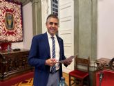 Gim�nez Gallo retrata la gesti�n de Arroyo: 'Cartagena, como el Titanic: la capitana se ha bajado del barco y ha dejado al resto de la banda tocando'