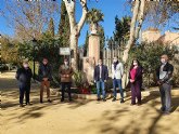 El Ayuntamiento de Lorca inaugura el monumento en homenaje a las personas fallecidas a causa del VIH en el Día Mundial del Sida