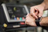 Un 27 % de los españoles ya tiene una pulsera deportiva por un 21 % que poseen un reloj inteligente