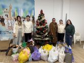 Nuevas Generaciones entrega a Cáritas los juguetes, ropa de abrigo y alimentos recogidos en su campaña solidaria de Navidad