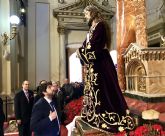 Fernando Lpez Miras asiste al tradicional  besapi al Cristo del Rescate