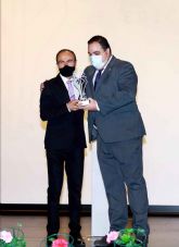 Jos Domnguez recibe el Premio Aldabn por su trayectoria