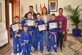 Los deportistas del Club Dojo guilas visitan el Ayuntamiento tras su paso por el Campeonato de España de Jiu Jitsu