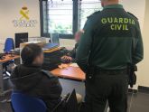 La Guardia Civil detiene a un varón por estafar a ciudadanos de varias provincias a través de Internet