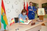 El Alcalde Jos Antonio Serrano recibe a la embajadora de Bolivia, Nardi Suxo