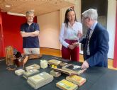 La Comunidad recibe la donaci�n del archivo fotogr�fico de Crist�bal Belda Navarro, un legado clave para la memoria visual de la Regi�n