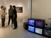 El Centro P�rraga muestra las im�genes familiares generadas con IA y las flores fundidas en aluminio de Marc Mateos Monteagudo