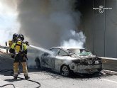Extinguen el incendio de un veh�culo en Abar�n