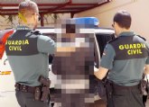 La Guardia Civil detiene a un joven y violento tironero que asalt a dos mujeres en La Manga del Mar Menor