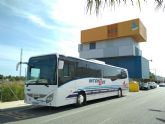 El Parque Industrial de Alhama cuenta con una nueva línea de autobús para los trabajadores de Murcia