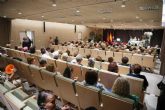 El alcalde de Lorca, Fulgencio Gil, acompa&ntilde;a a la Asociaci�n de amas de casa, consumidores y usuarios en el acto oficial con el que la entidad da comienzo al nuevo curso