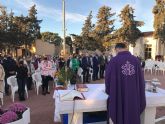 El cementerio acoge de nuevo la misa de los Fieles Difuntos