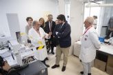 Fernando visita las instalaciones del Área Científica y Técnica de Investigación de la Universidad de Murcia