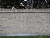Finaliza la restauracion del pretil de la muralla de Carlos III afectada por la caida de una rama