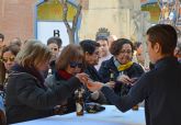 Cientos de personas disfrutan con Pijo y Parlamento Andaluz de un gran rato de aperitivo a favor de Cruz Roja