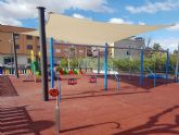Los niños de Era Alta disfrutan de una reformada y moderna zona de juegos infantiles en el jardín José García Cabezos