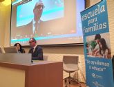 La 'Escuela para familias' rene a cerca de 1.400 personas