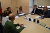 El Gobierno local y el Colegio de Podólogos colaborarán en beneficio de los mayores de la comarca