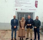 La alcaldesa de Cehegín y el Director General de Administración Local visitan el nuevo local social de Valentín