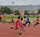Alhama de Murcia acogi� una nueva cita en pista para los m�s j�venes