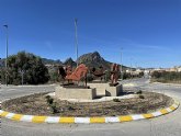 Los Cuatro Jinetes de Bolvax embellecen la redonda de la avenida Ros Gil