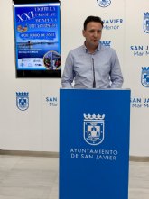 Los colegios del municipio disputan la XXI Liguilla de Vela y Piragismo , en la playa Barnuevo