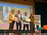 El colegio murciano San Agust�n recoge el premio del concurso Emprendemos organizado por UECoE y Cajamar