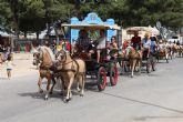 Carros, carruajes y jinetes recorrer las calles de San Pedro del Pinatar con motivo de las fiestas patronales