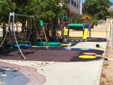 Finalizan las obras de sustitución del pavimento de caucho de la zona de juegos infantiles del parque Tierno Galván