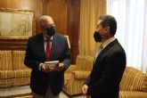 El presidente de la Asamblea Regional recibe al nuevo cónsul de Ecuador