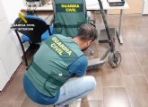 La Guardia Civil detiene al joven que rob siete patinetes elctricos del aparcamiento de un supermercado de Totana